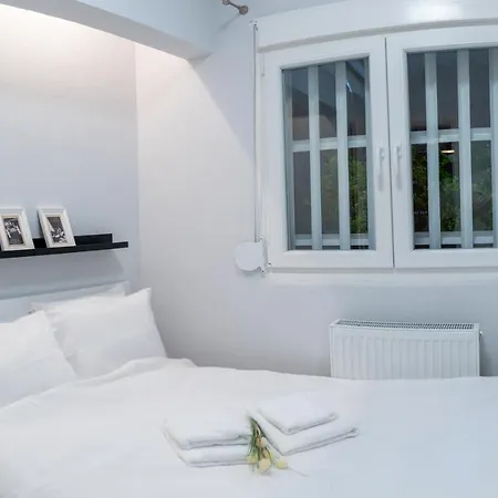 Apartment Discover_1 Modern Retreat At The Heart Of The
